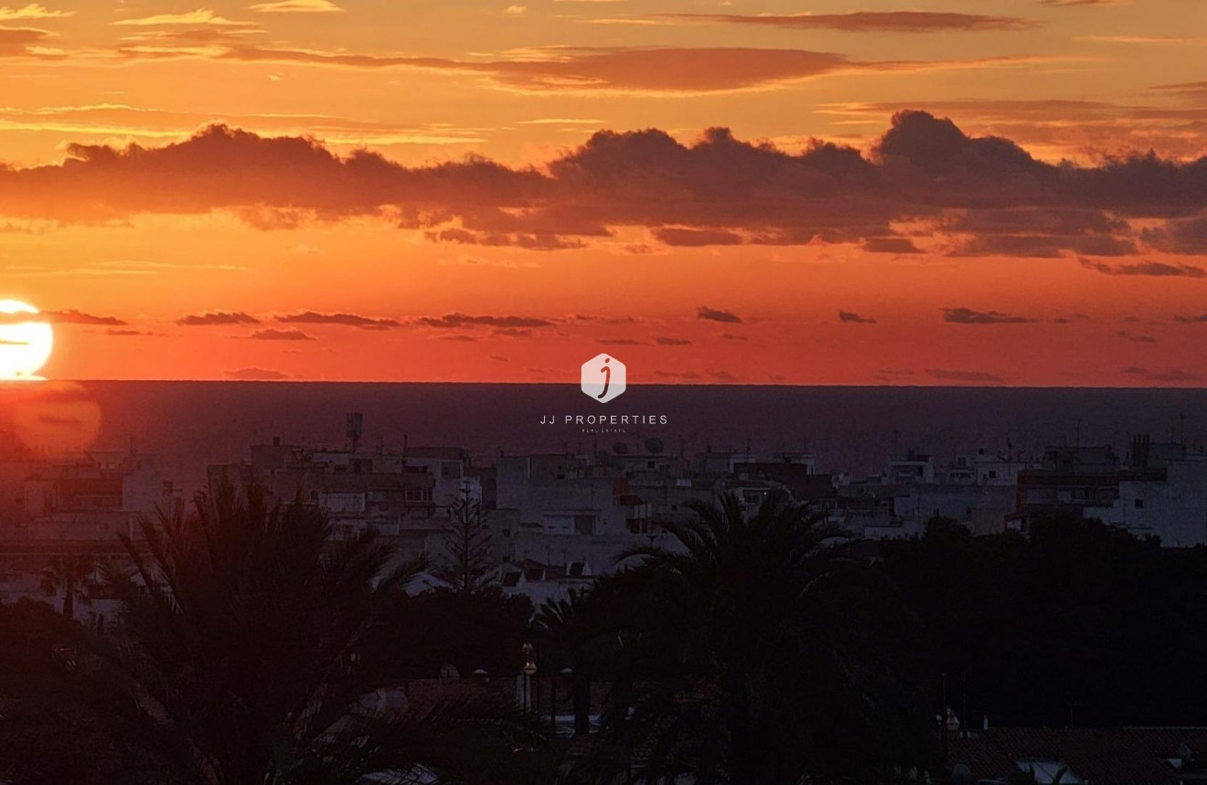 Segunda mano - Apartamento / piso -
Torrevieja - Nueva Torrevieja