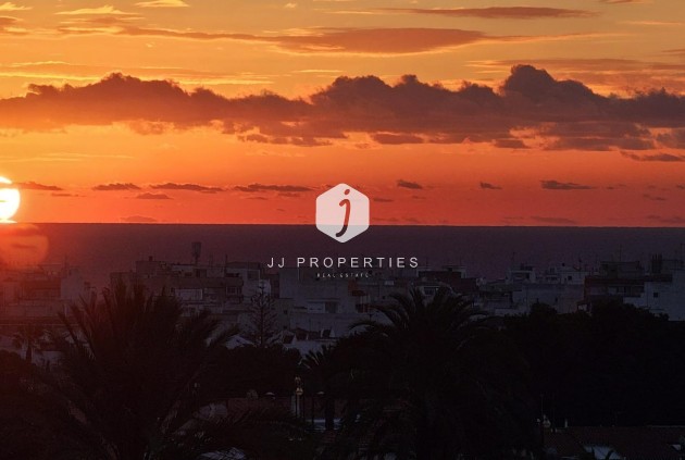 Segunda mano - Apartamento / piso -
Torrevieja - Nueva Torrevieja