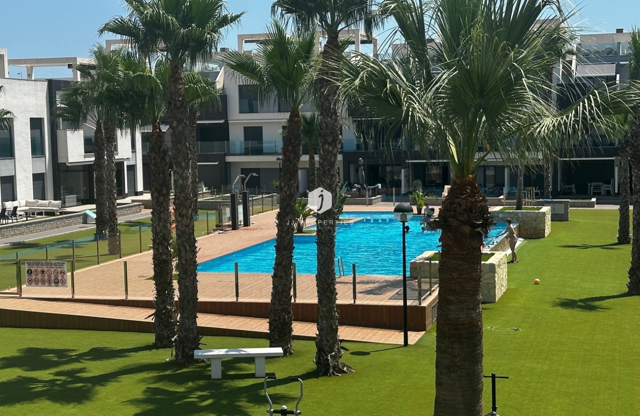 Aus zweiter Hand - Penthouse -
El Raso