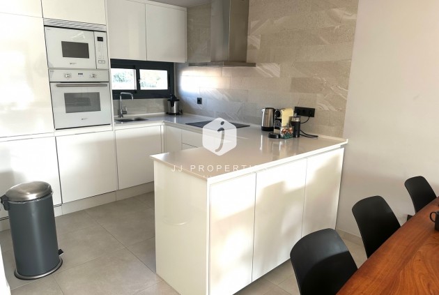 Aus zweiter Hand - Penthouse -
El Raso