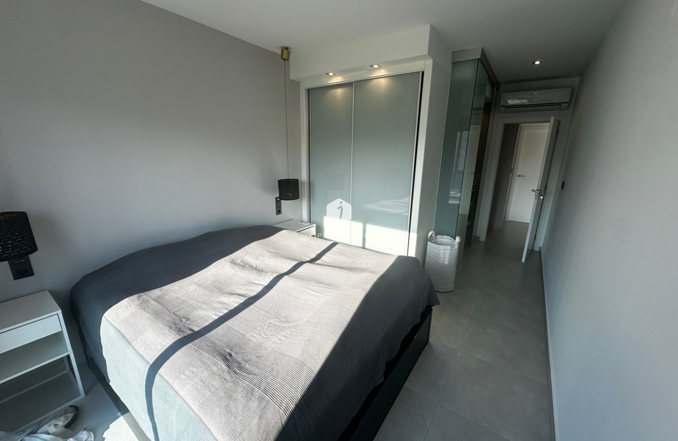 Aus zweiter Hand - Penthouse -
El Raso