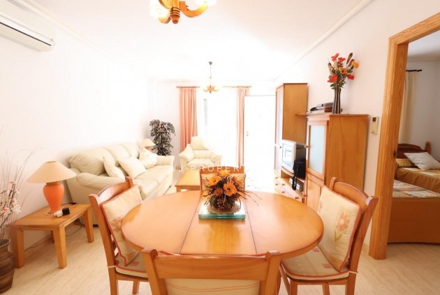 Tweedehands - Bungalow -
Orihuela Costa - Costa Blanca