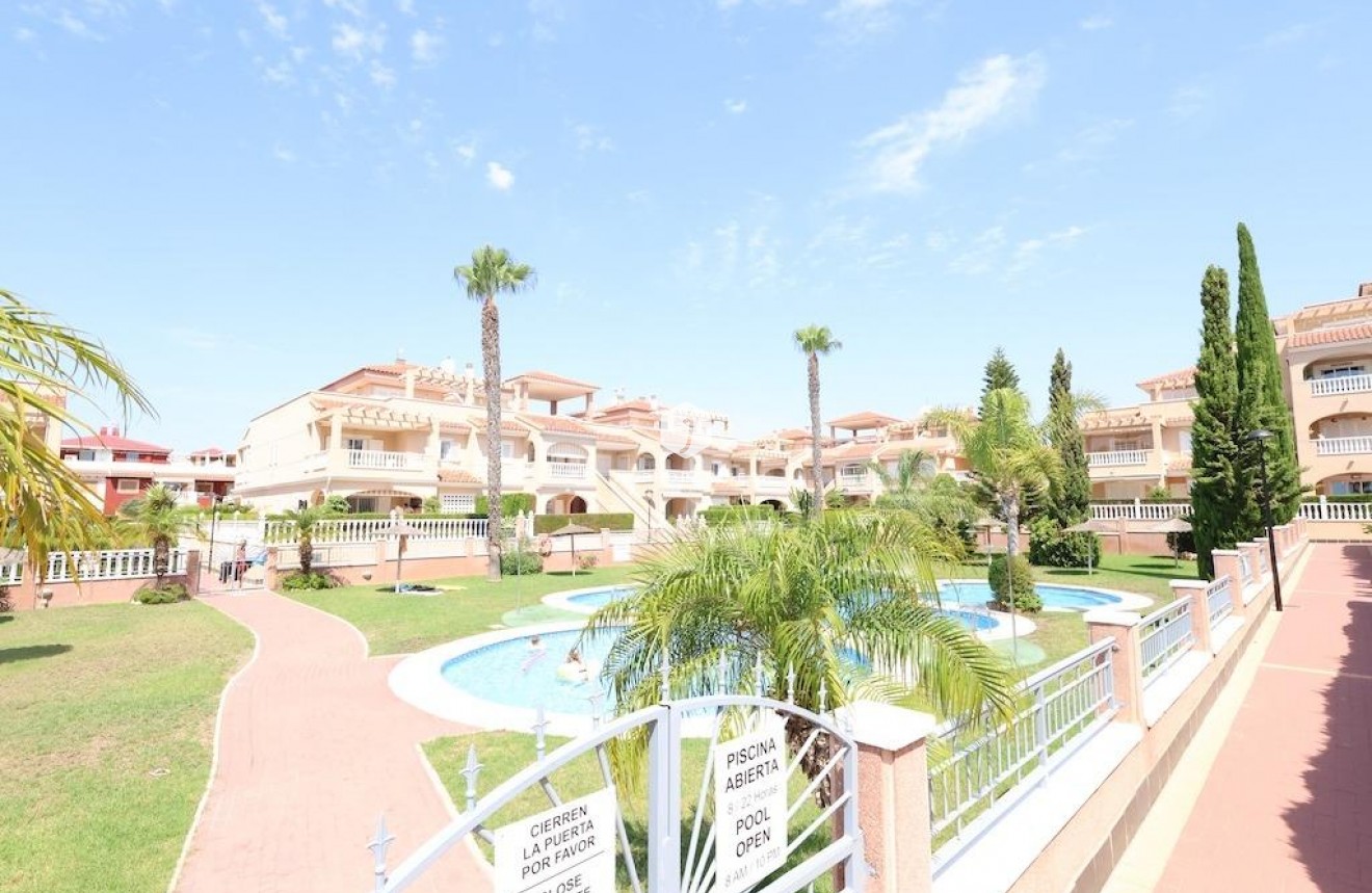 Tweedehands - Bungalow -
Orihuela Costa - Costa Blanca