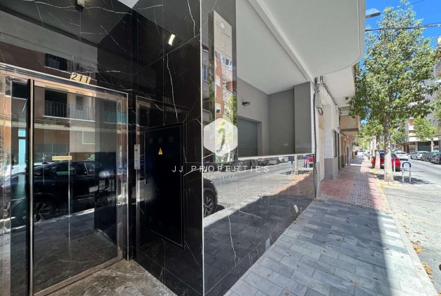 Segunda mano - Apartamento / piso -
Torrevieja - Costa Blanca