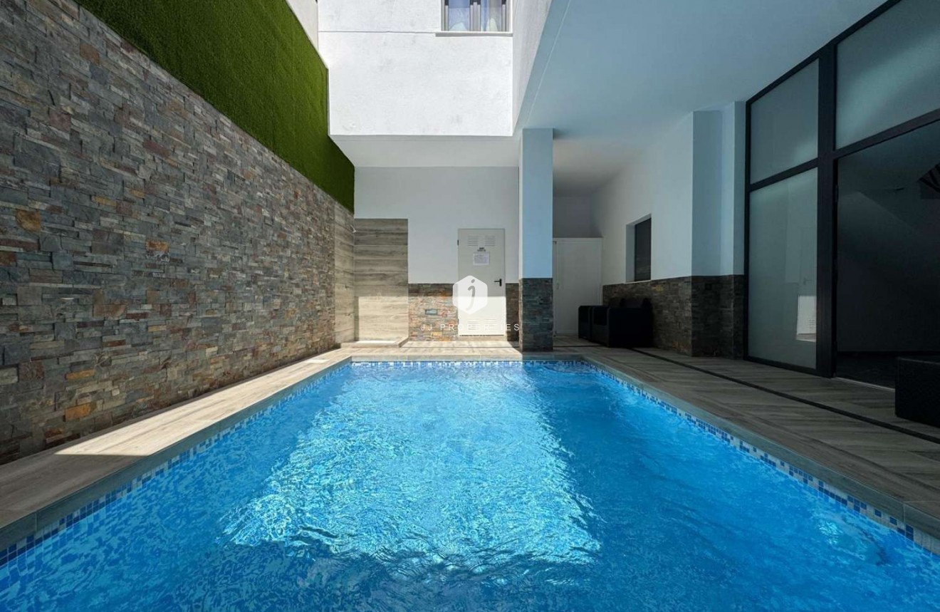 Segunda mano - Apartamento / piso -
Torrevieja - Costa Blanca