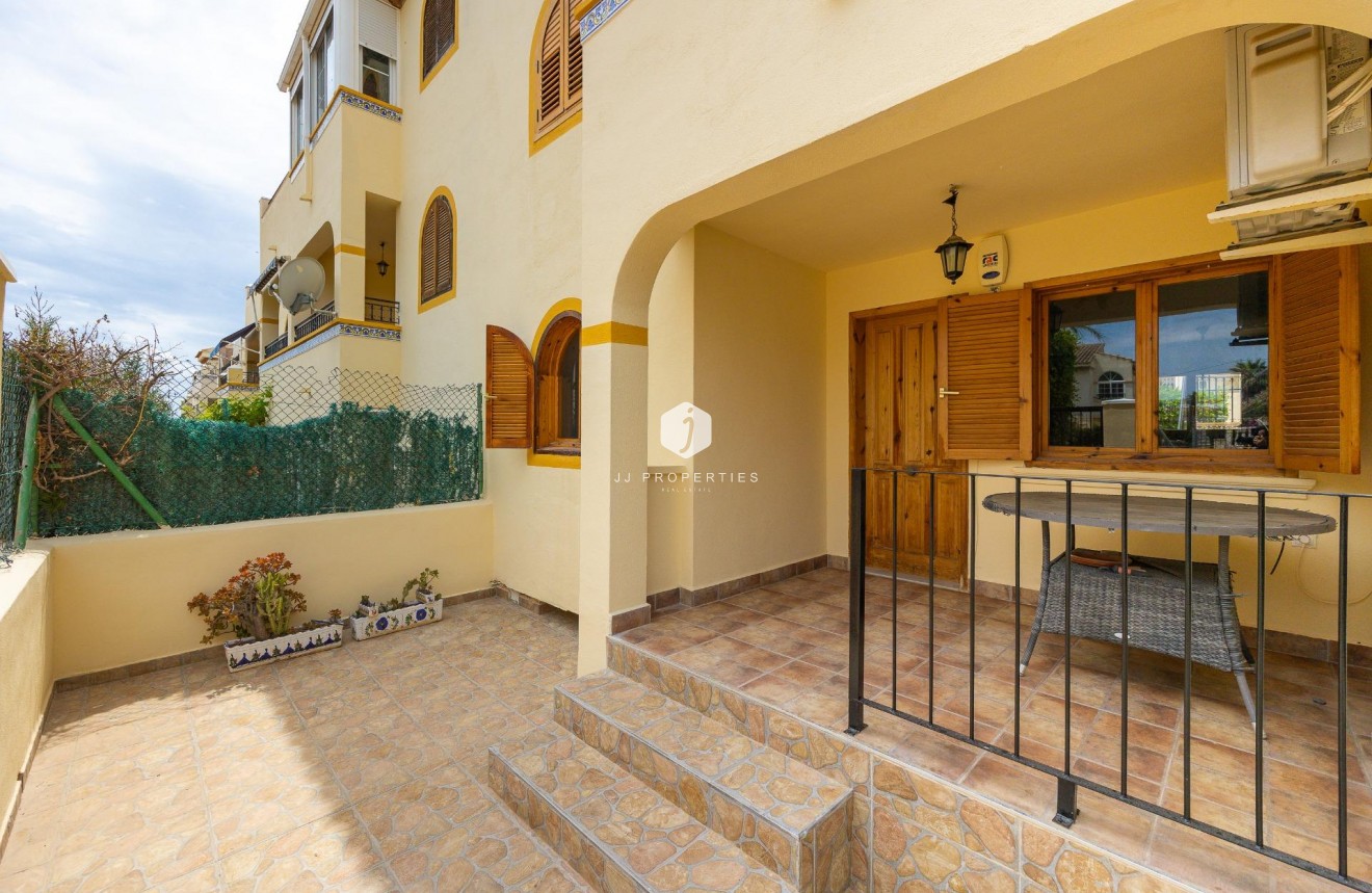 Segunda mano - Bungalow -
Torrevieja - Torre la mata