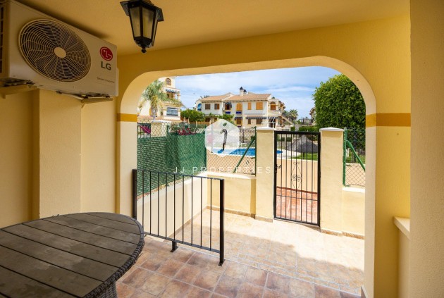 Segunda mano - Bungalow -
Torrevieja - Torre la mata