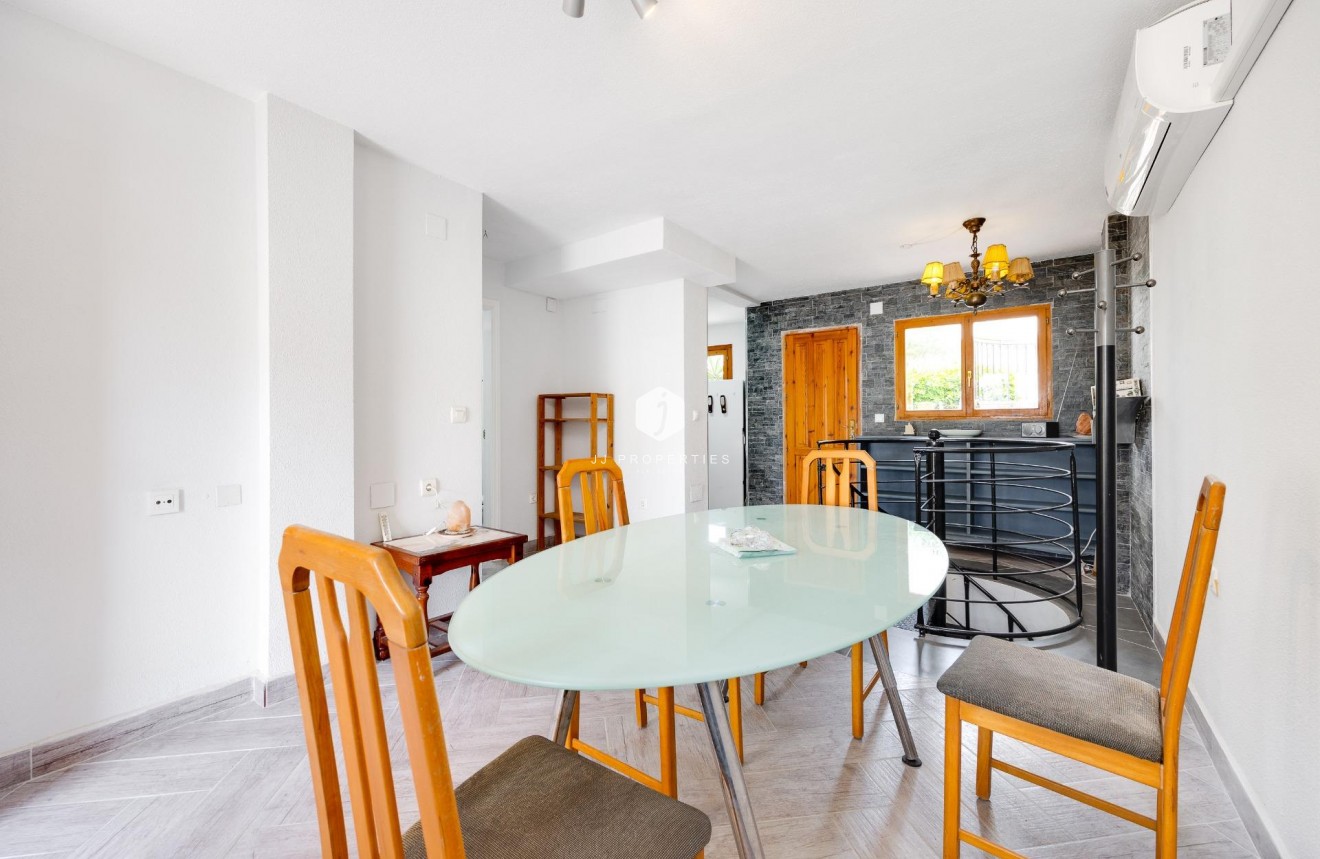 Segunda mano - Bungalow -
Torrevieja - Torre la mata