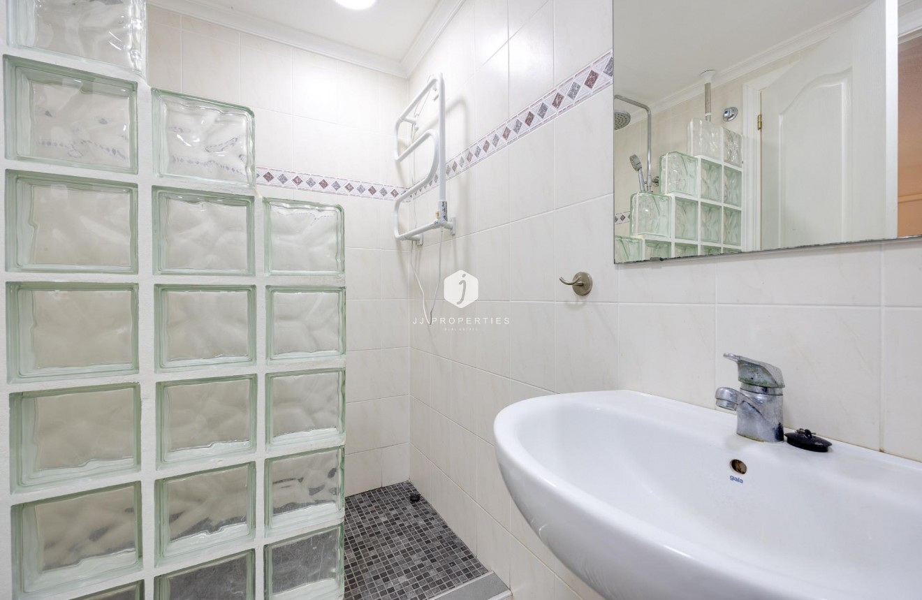 Segunda mano - Bungalow -
Torrevieja - Torre la mata