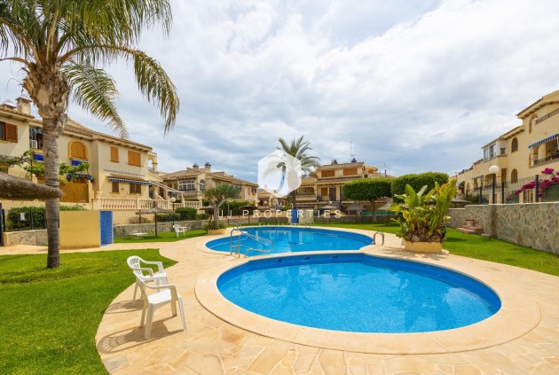 Segunda mano - Bungalow -
Torrevieja - Torre la mata