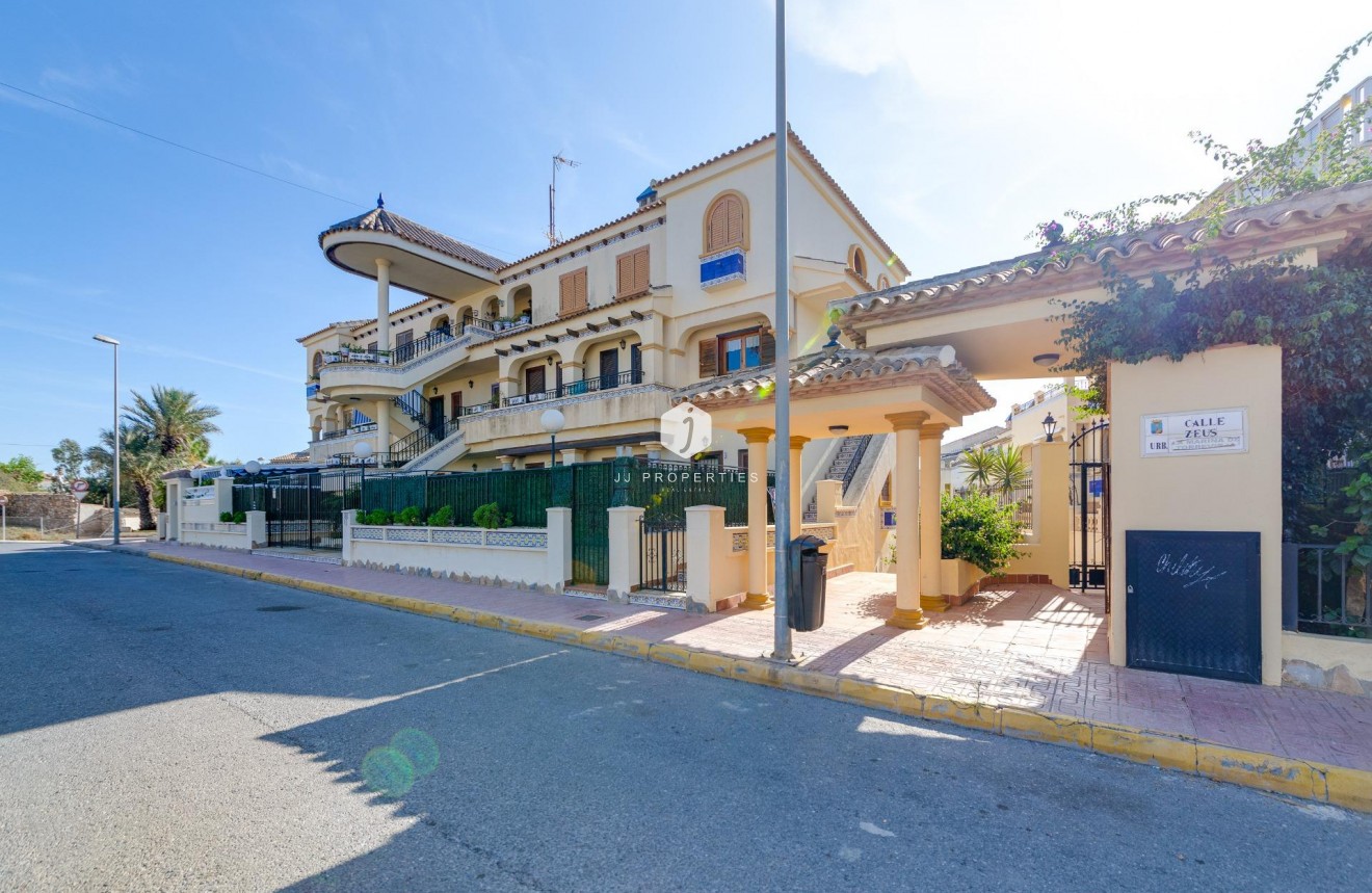 Segunda mano - Bungalow -
Torrevieja - Torre la mata