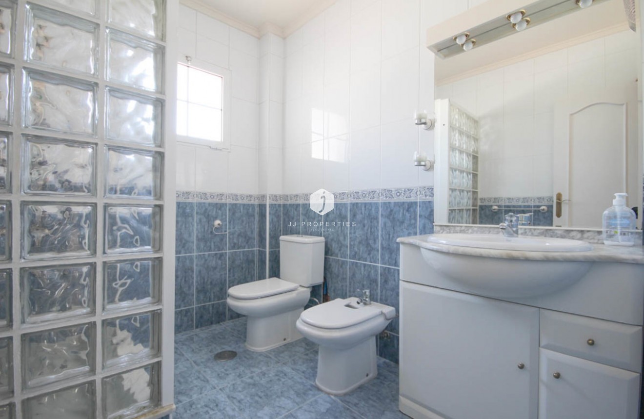 Segunda mano - Villa -
La Zenia - Costa Blanca