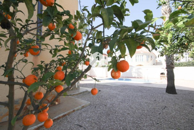 Segunda mano - Villa -
La Zenia - Costa Blanca