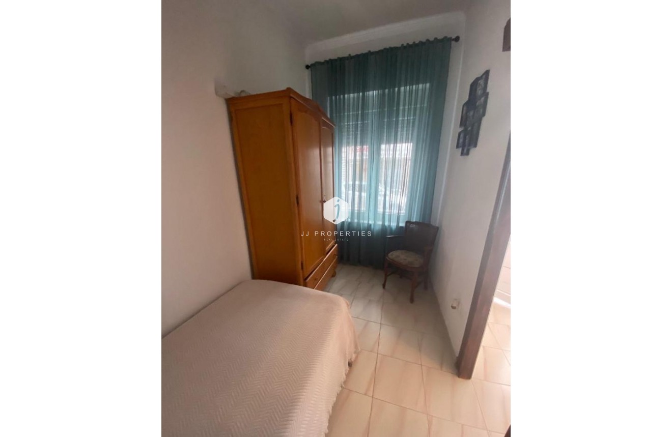 Segunda mano - Chalet -
Torrevieja - Centro