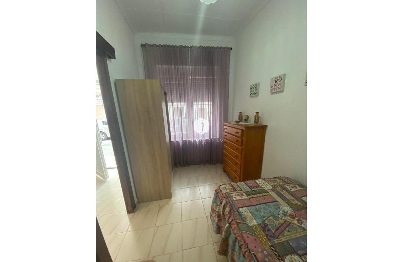 Segunda mano - Chalet -
Torrevieja - Centro