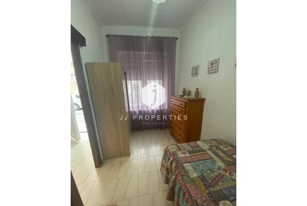 Segunda mano - Chalet -
Torrevieja - Centro