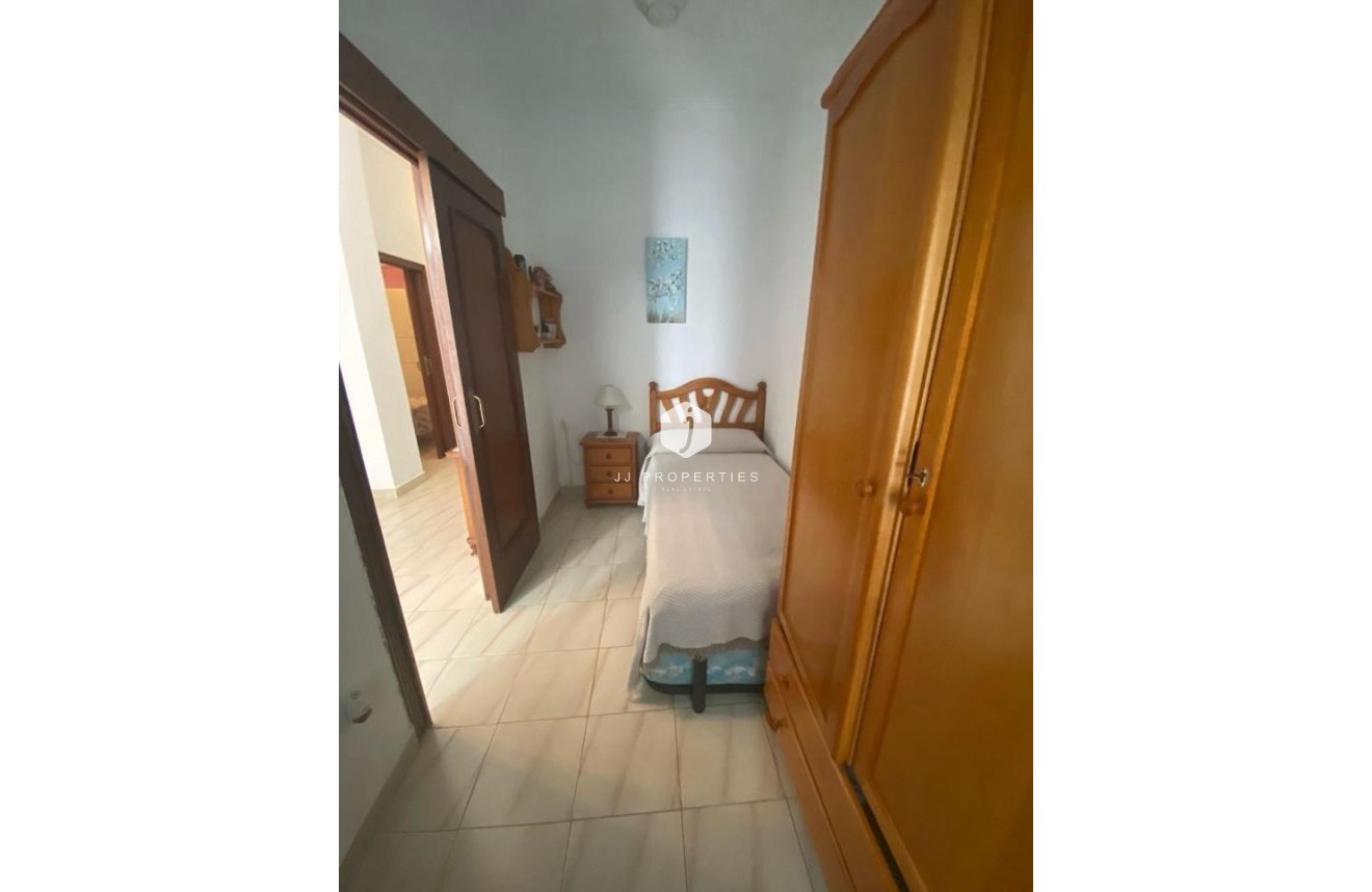 Segunda mano - Chalet -
Torrevieja - Centro