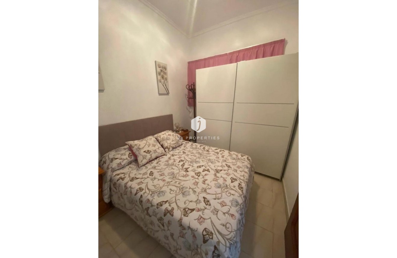 Segunda mano - Chalet -
Torrevieja - Centro