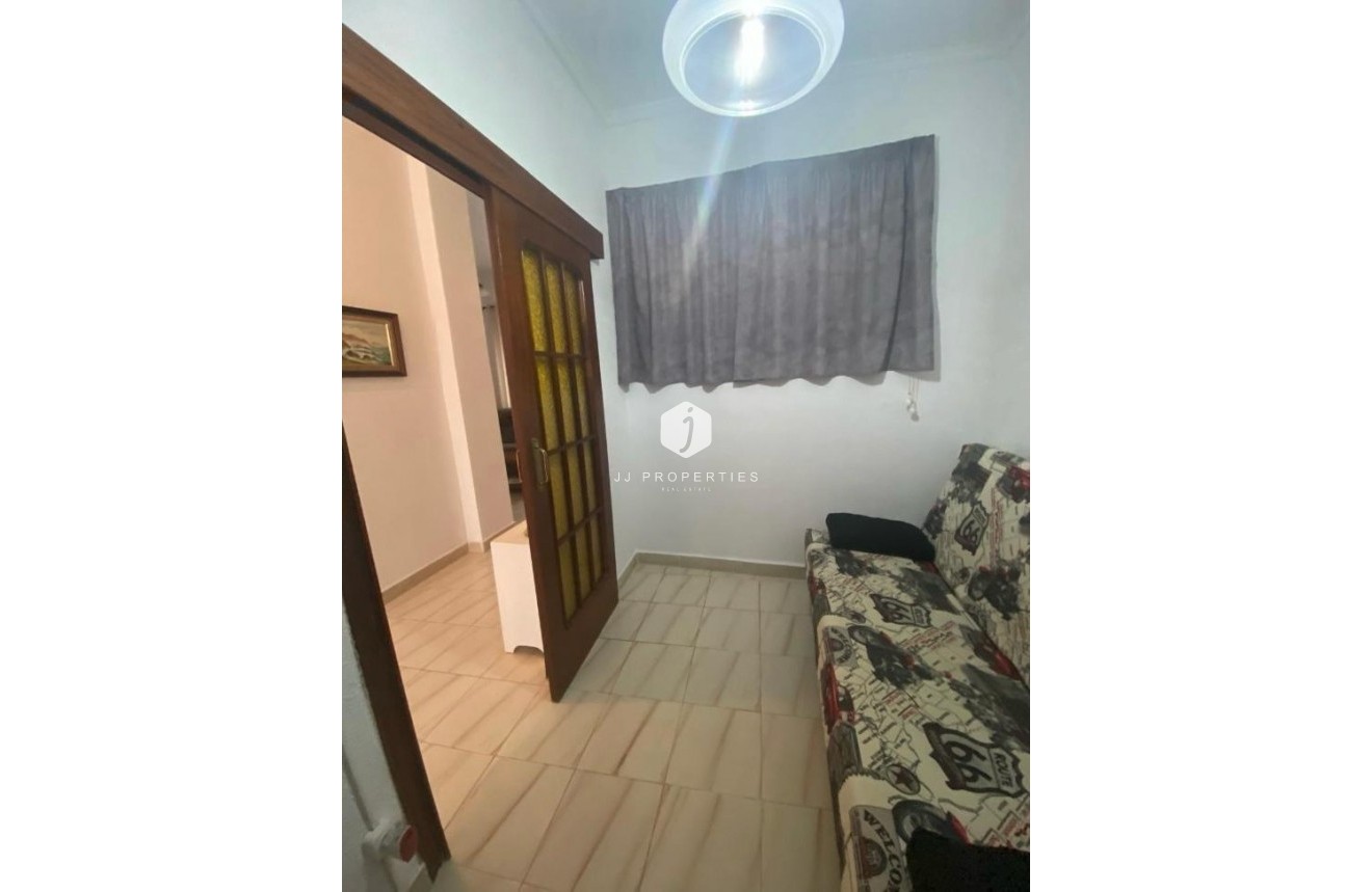 Segunda mano - Chalet -
Torrevieja - Centro