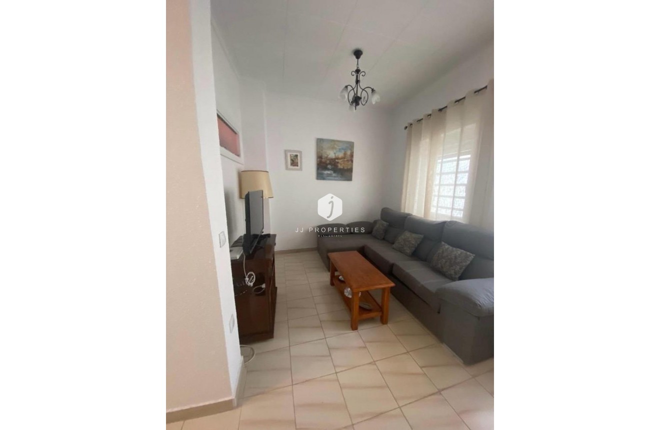 Segunda mano - Chalet -
Torrevieja - Centro