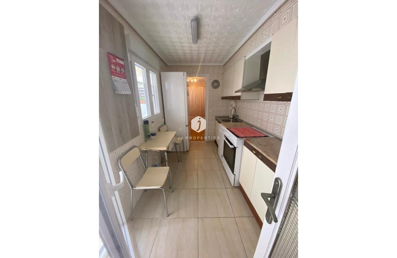 Segunda mano - Chalet -
Torrevieja - Centro