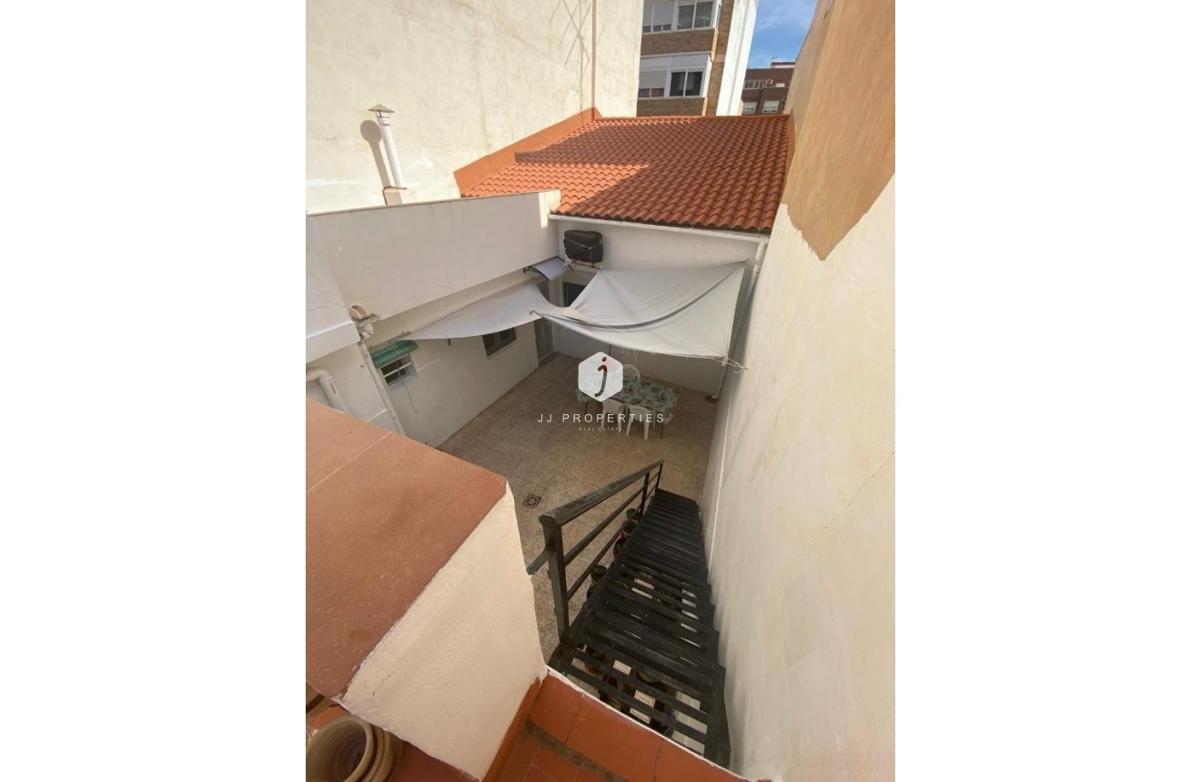 Segunda mano - Chalet -
Torrevieja - Centro