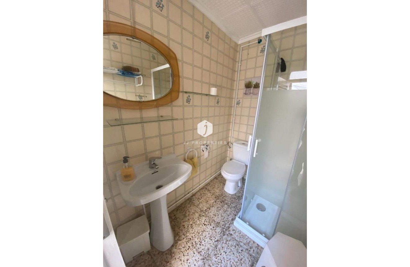 Segunda mano - Chalet -
Torrevieja - Centro