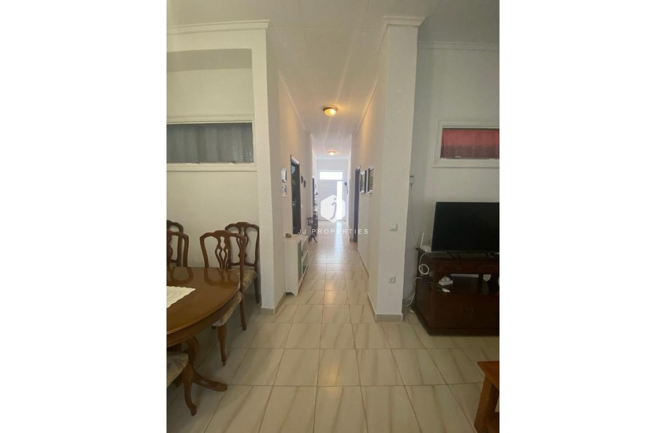 Segunda mano - Chalet -
Torrevieja - Centro