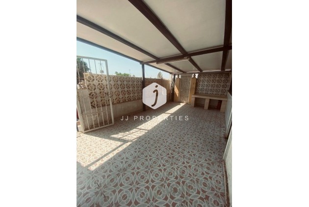 Segunda mano - Chalet -
Torrevieja - Parque Acuático - Sector 25