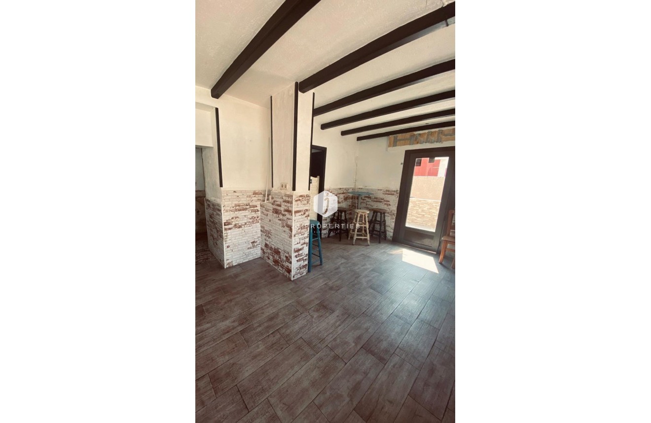 Segunda mano - Chalet -
Torrevieja - Parque Acuático - Sector 25