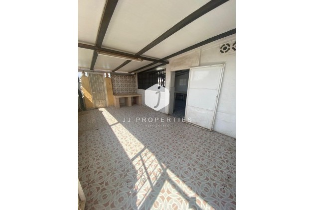 Segunda mano - Chalet -
Torrevieja - Parque Acuático - Sector 25