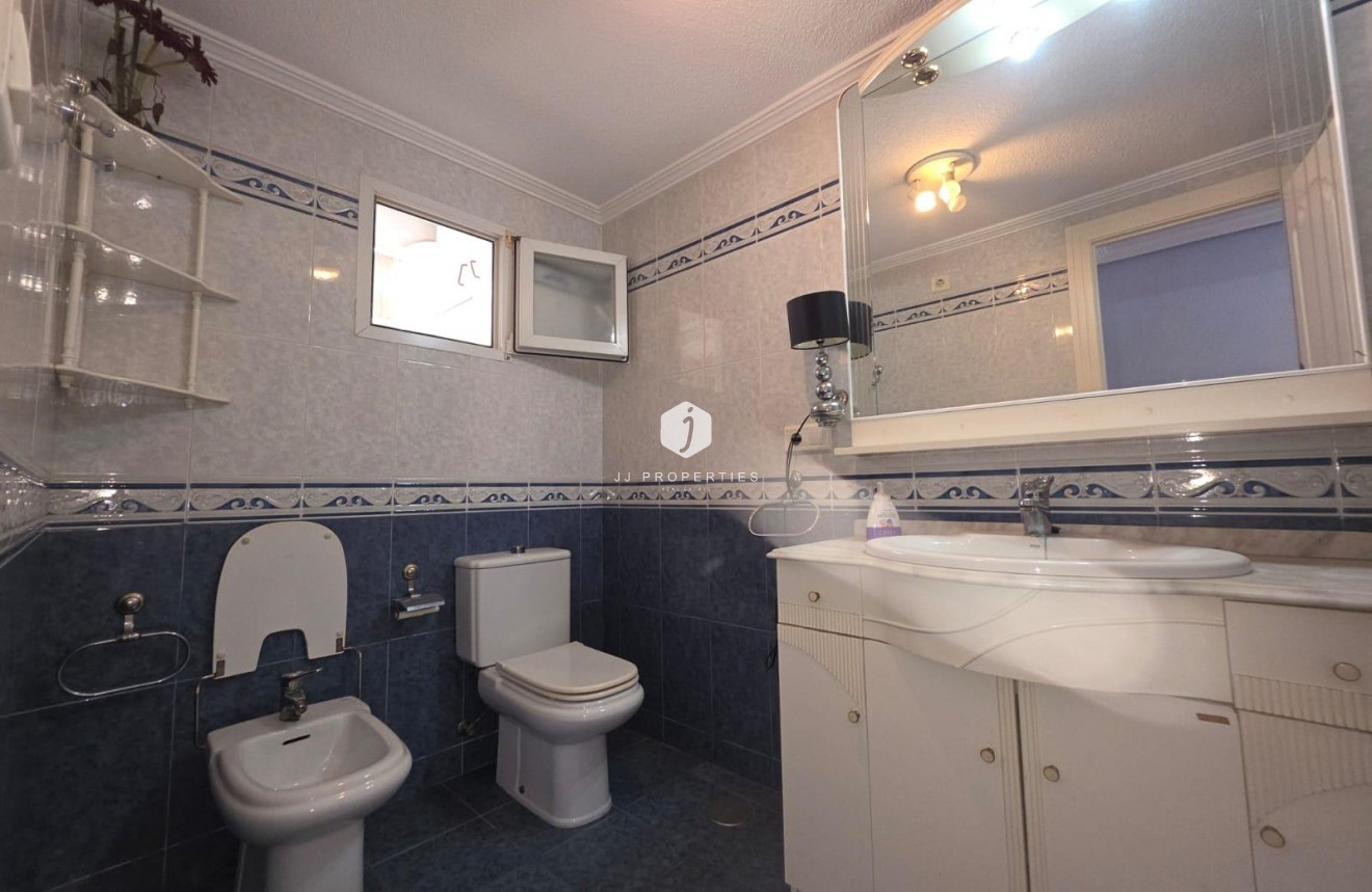 Segunda mano - Apartamento / piso -
Torrevieja - Acequion