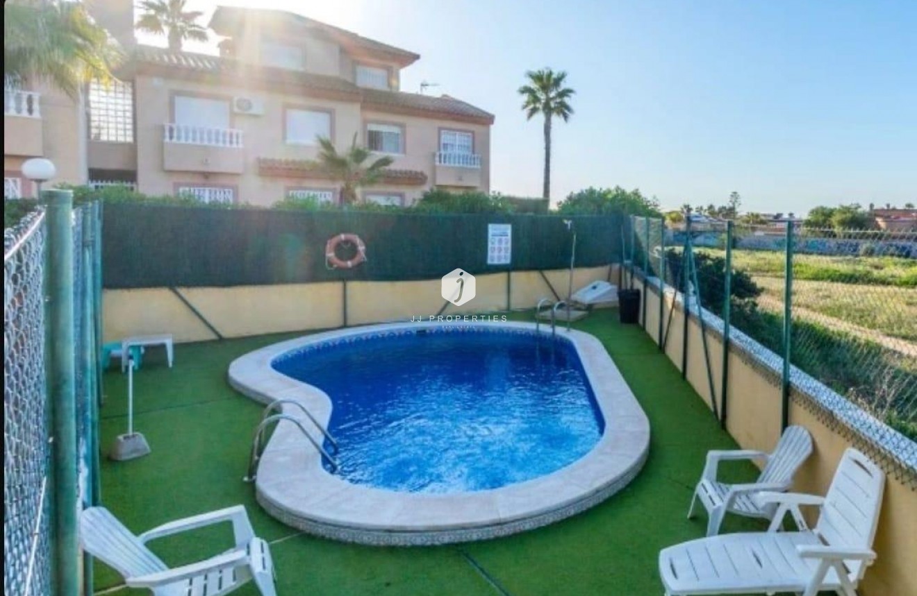 Segunda mano - Chalet -
Torrevieja - aguas nuevas