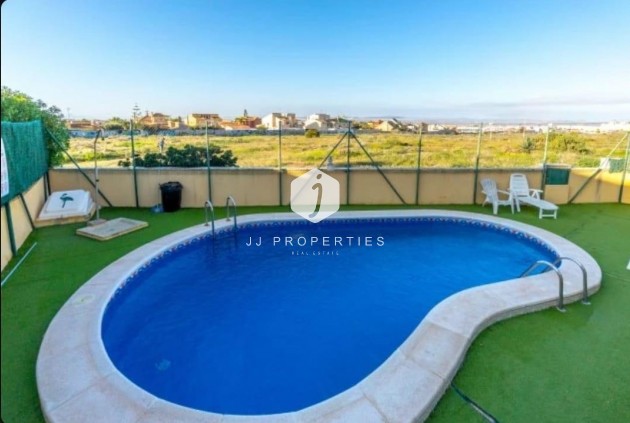 Segunda mano - Chalet -
Torrevieja - aguas nuevas