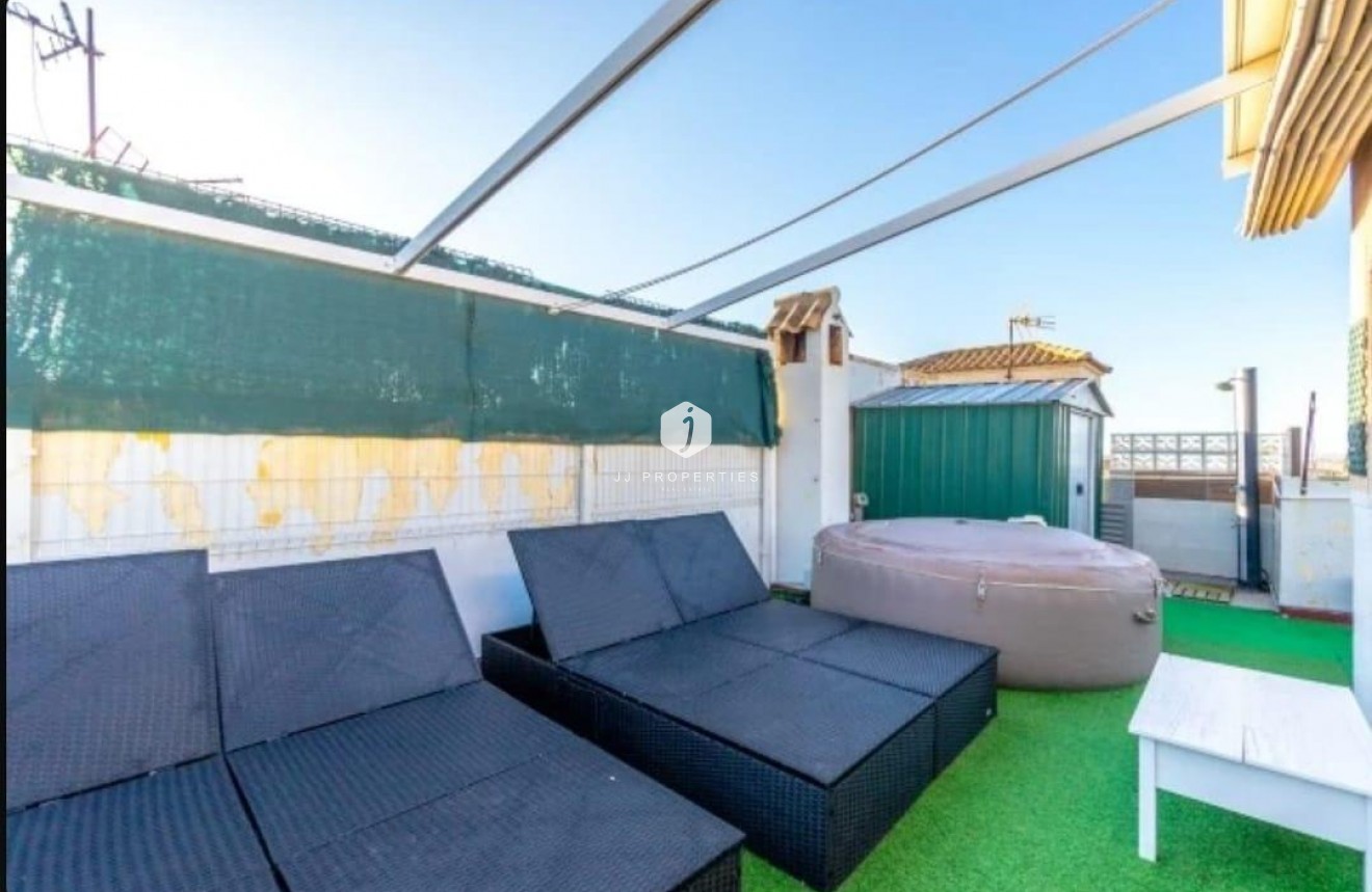 Segunda mano - Chalet -
Torrevieja - aguas nuevas