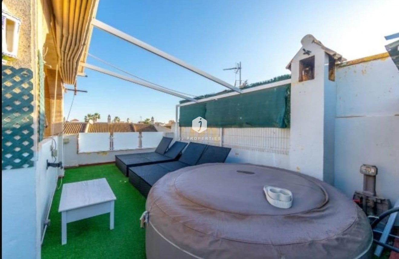 Segunda mano - Chalet -
Torrevieja - aguas nuevas