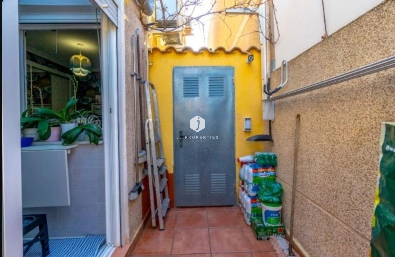 Segunda mano - Chalet -
Torrevieja - aguas nuevas