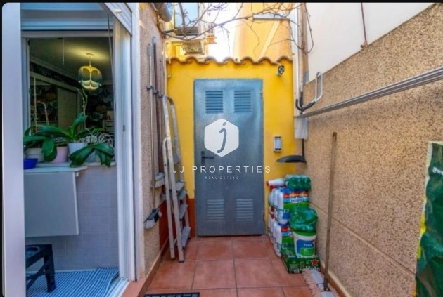 Segunda mano - Chalet -
Torrevieja - aguas nuevas