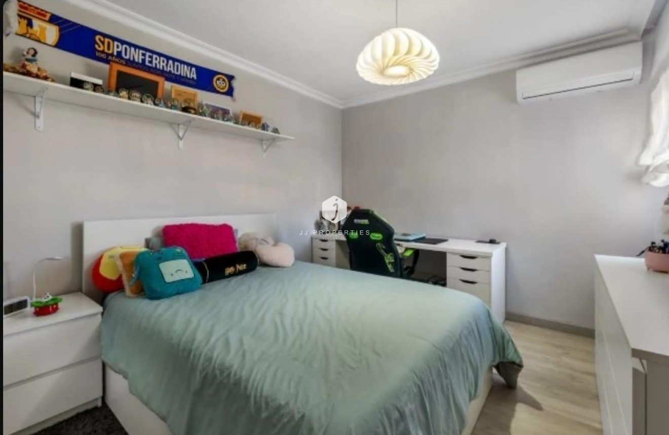 Segunda mano - Chalet -
Torrevieja - aguas nuevas