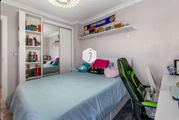 Segunda mano - Chalet -
Torrevieja - aguas nuevas