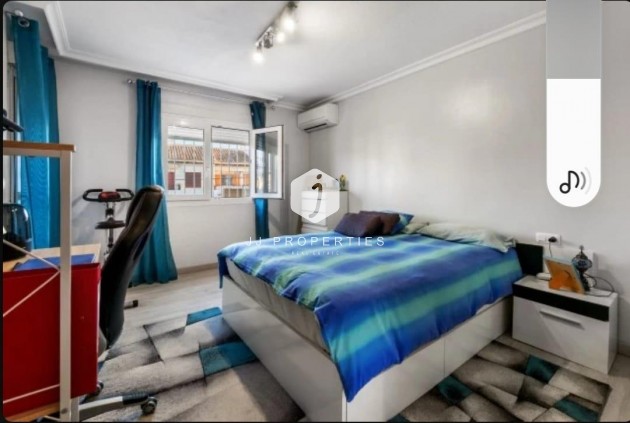 Segunda mano - Chalet -
Torrevieja - aguas nuevas