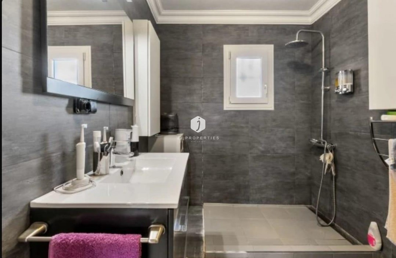 Segunda mano - Chalet -
Torrevieja - aguas nuevas