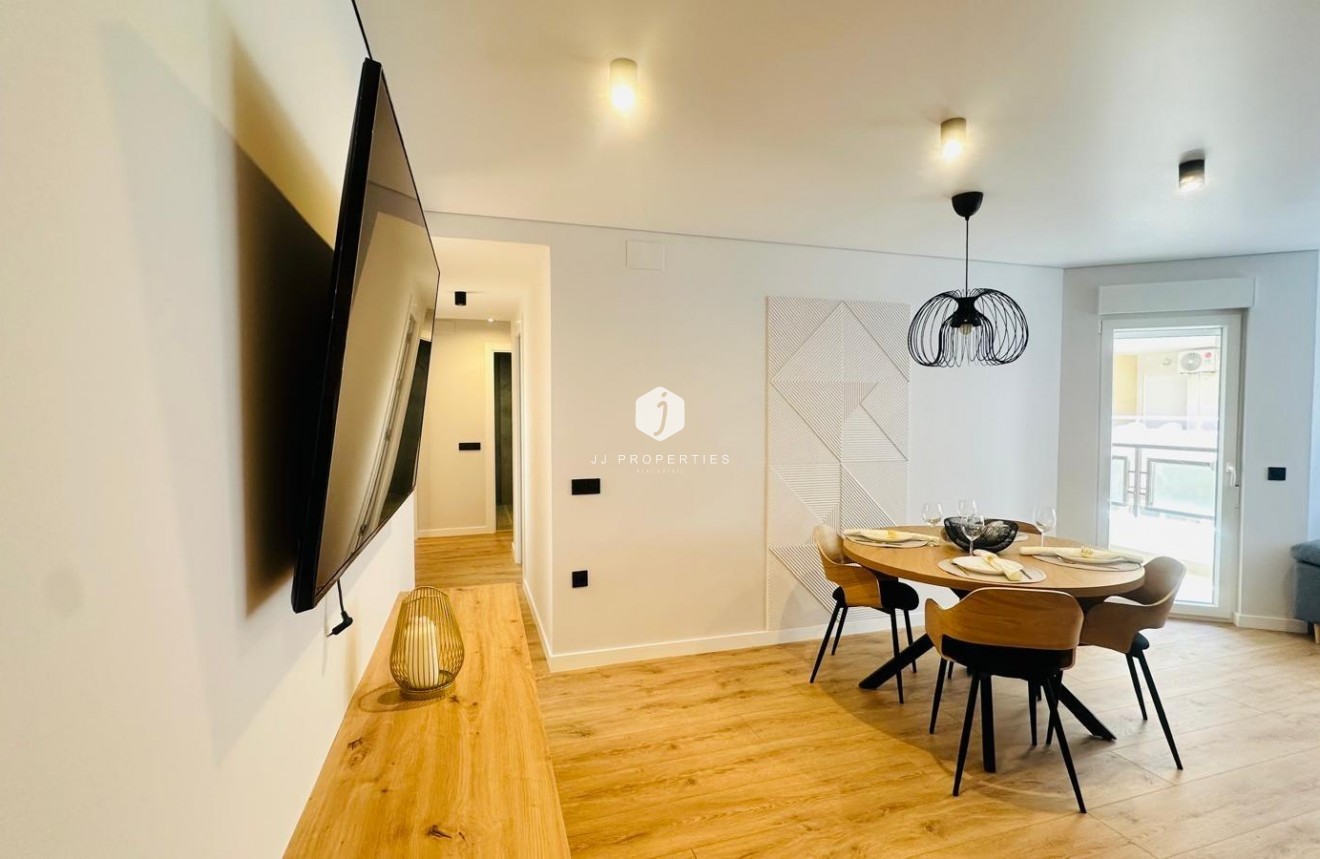 Segunda mano - Apartamento / piso -
Torrevieja - Playa del Cura