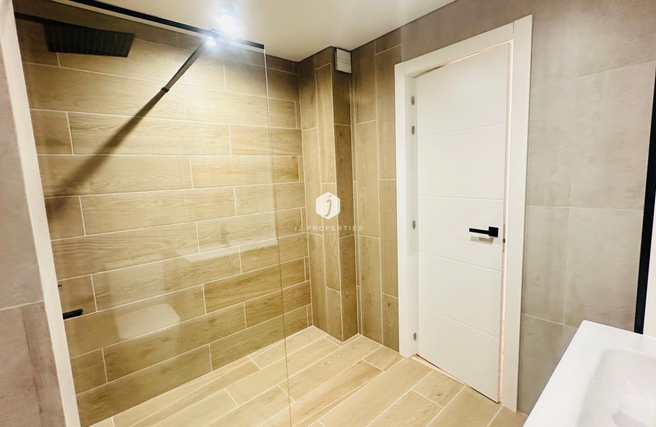 Segunda mano - Apartamento / piso -
Torrevieja - Playa del Cura