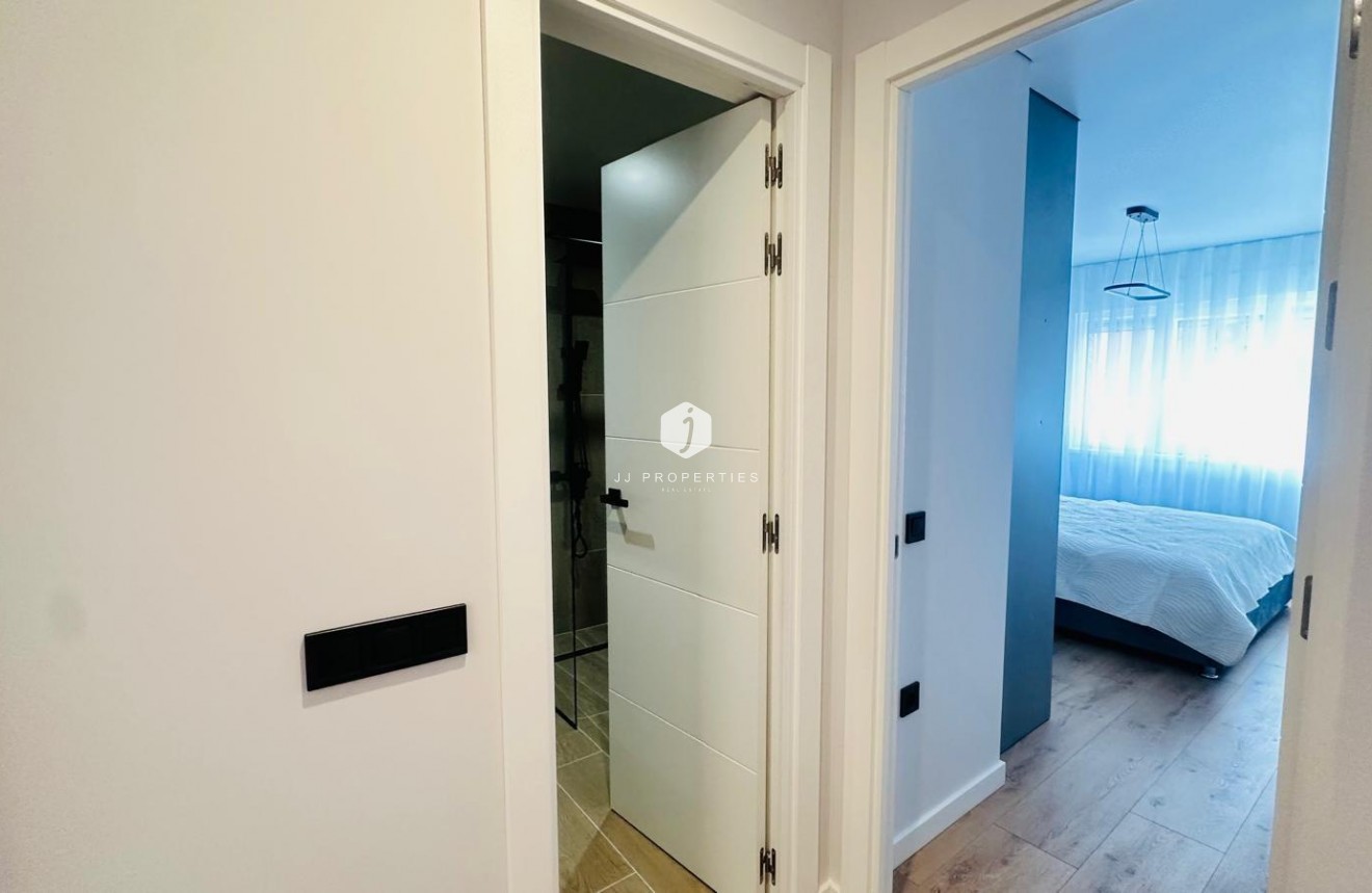 Segunda mano - Apartamento / piso -
Torrevieja - Playa del Cura