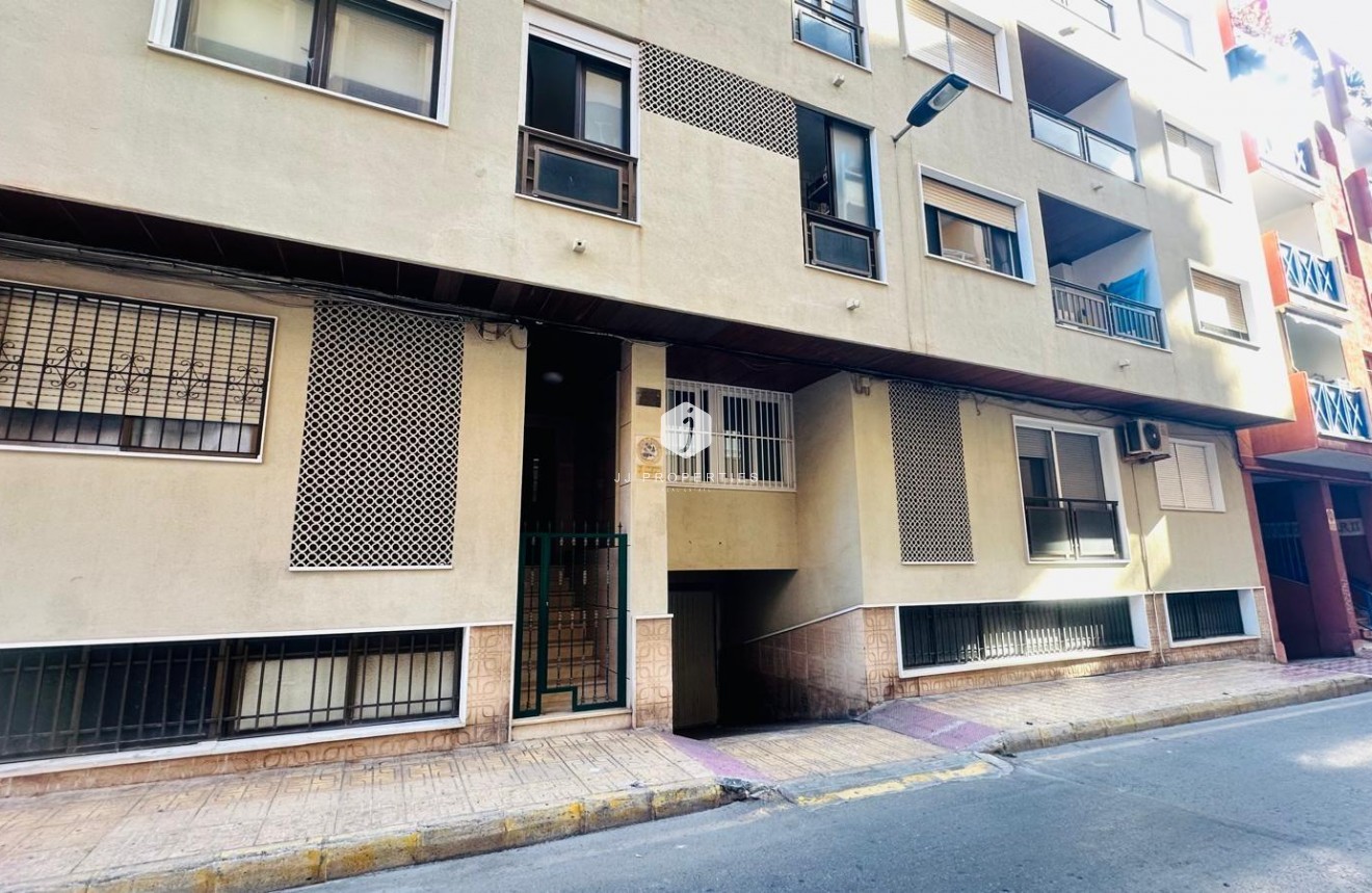 Segunda mano - Apartamento / piso -
Torrevieja - Playa del Cura