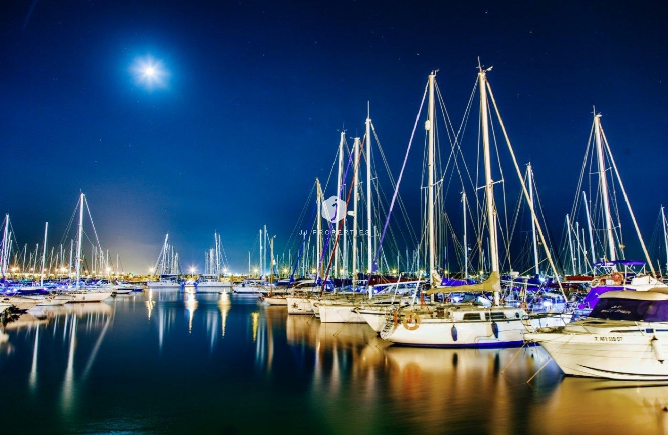 Segunda mano - Apartamento / piso -
Torrevieja - Playa del Cura