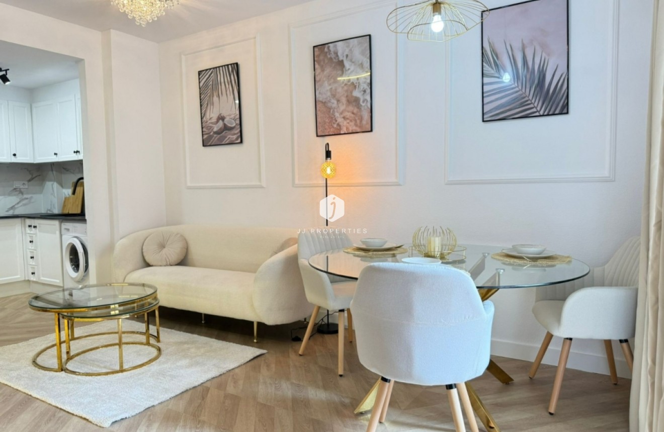 D'occasion - Appartement -
Torrevieja - Costa Blanca