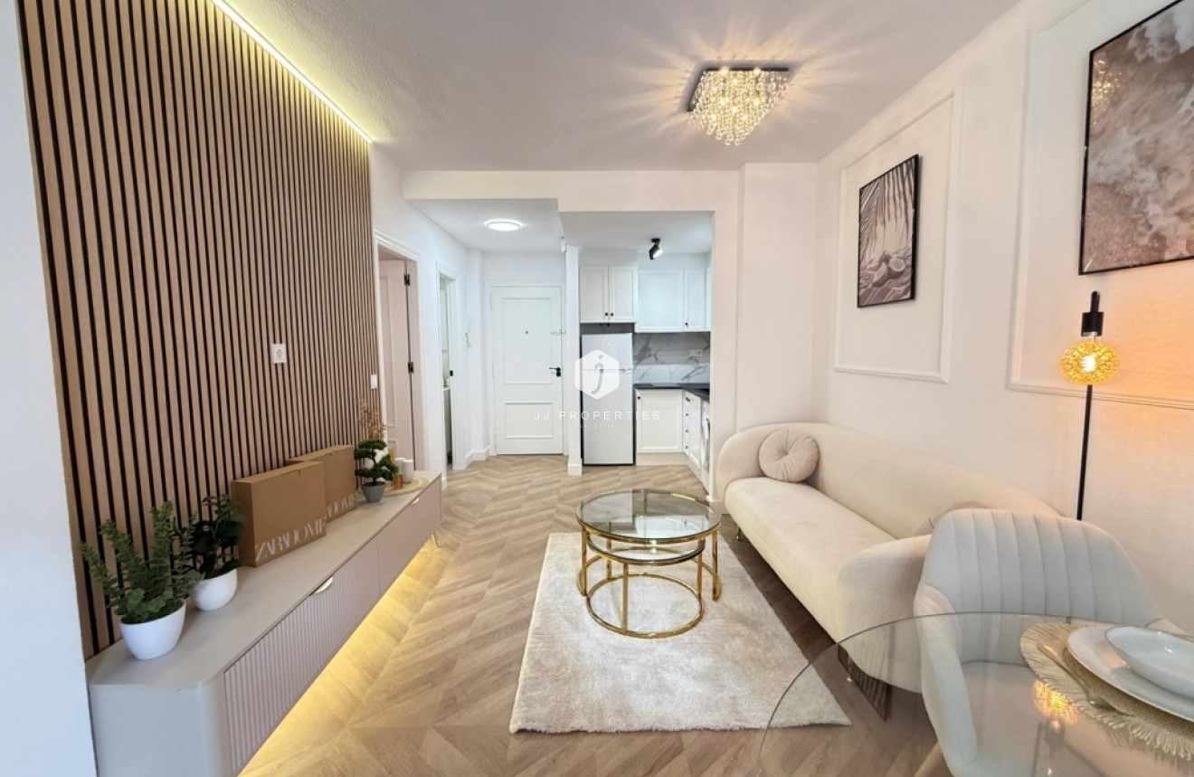 D'occasion - Appartement -
Torrevieja - Costa Blanca