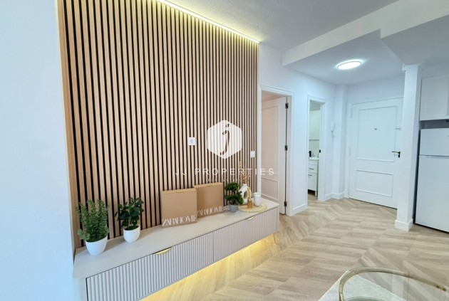 D'occasion - Appartement -
Torrevieja - Costa Blanca